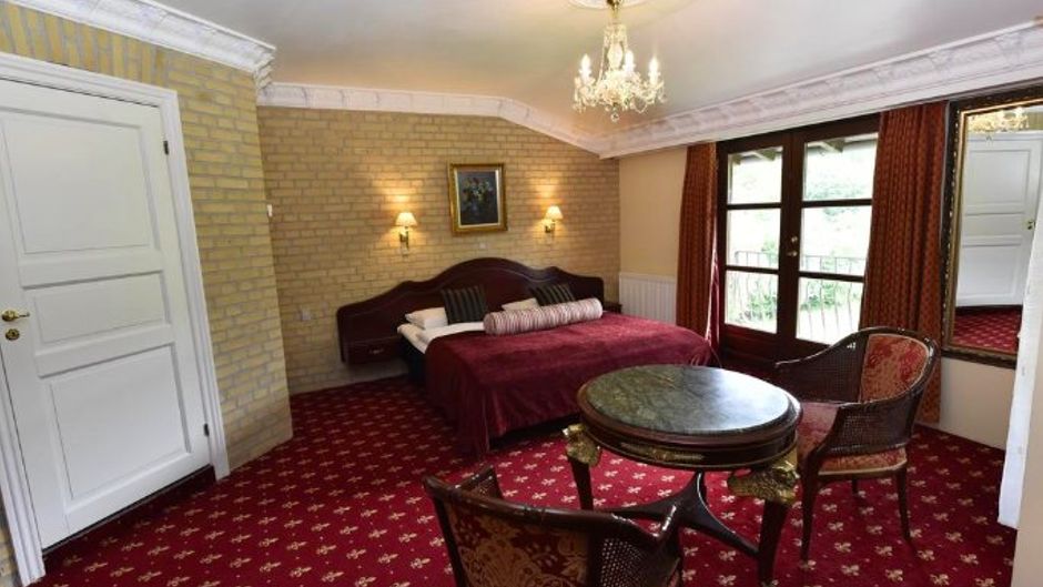 Amerika Hotel Room