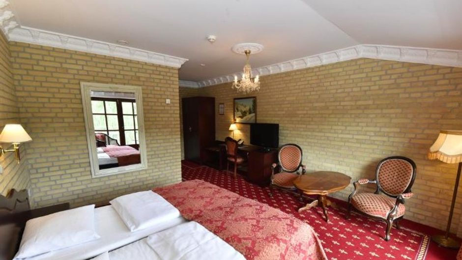 Amerika Hotel Room