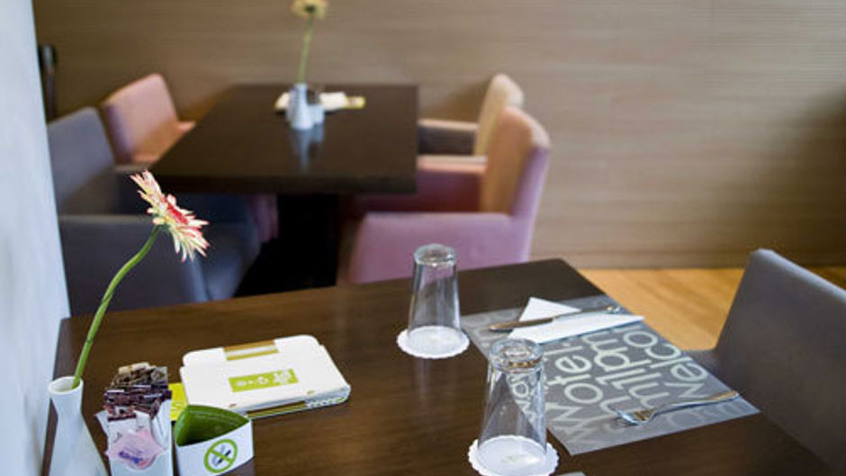 Athinais Hotel Restaurant