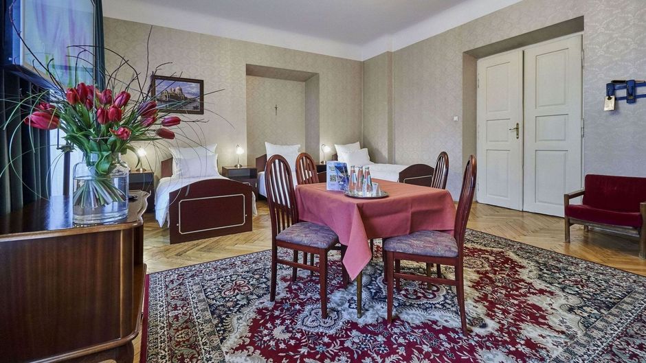 Pollera Hotel Room