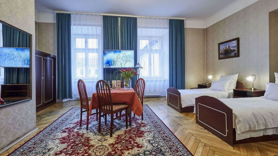 Pollera Hotel Room