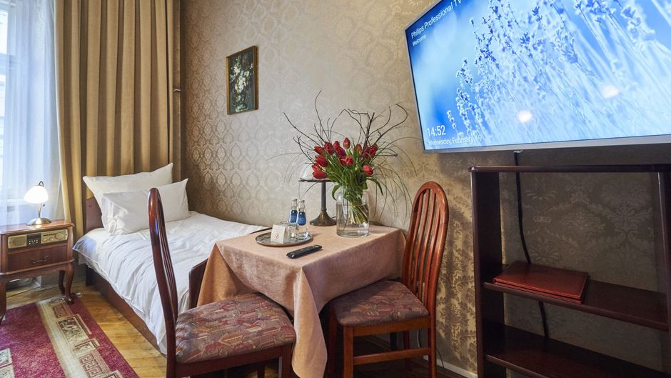 Pollera Hotel Room