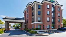 Holiday Inn Express & Suites Cleveland