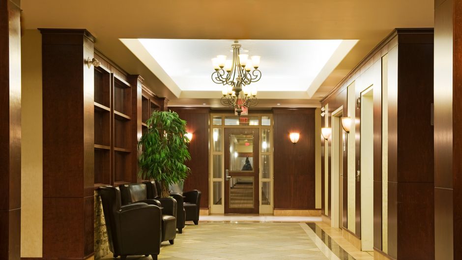 Holiday Inn Hotel & Suites Lloydminster Lobby