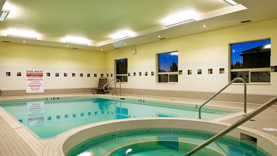 Holiday Inn Hotel & Suites Lloydminster Pool
