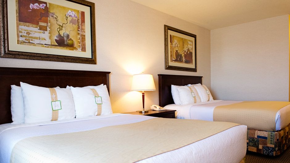 Holiday Inn Hotel & Suites-West Edmonton Room