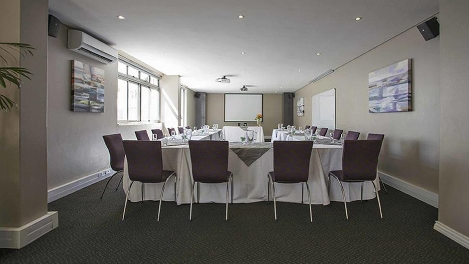 The Hyde All Suite Hotel Meeting
