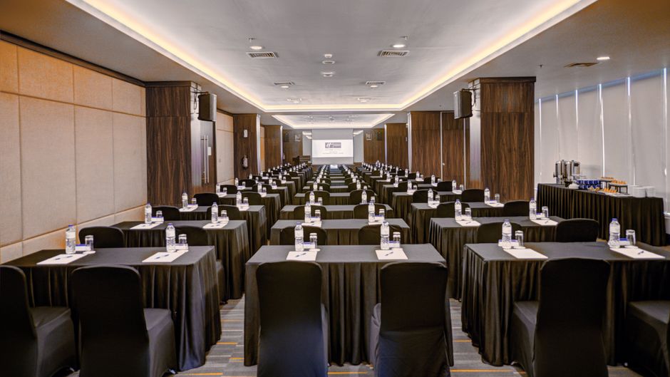 Holiday Inn Express Jakarta Intl Expo Meeting