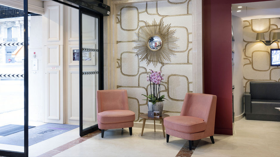 Yllen Eiffel Hotel Lobby