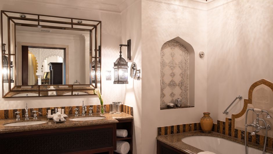 Jumeirah Al Qasr Room