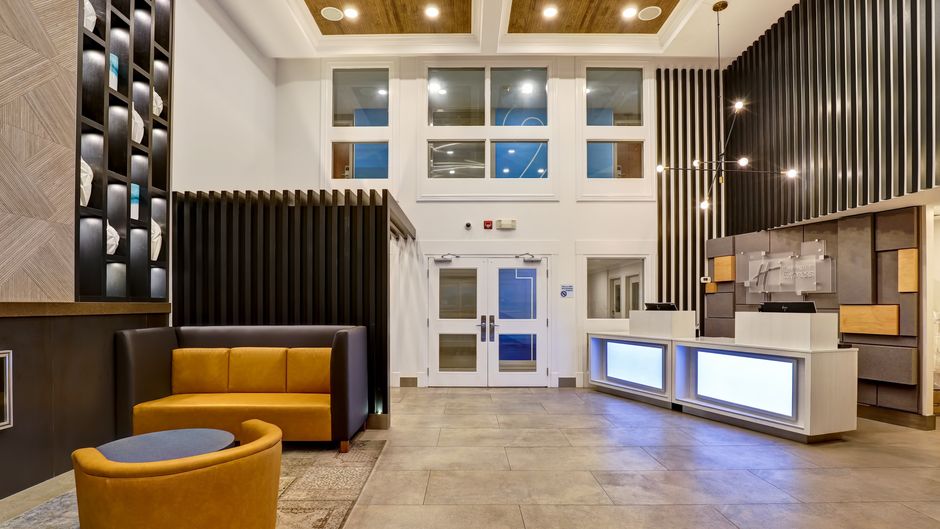 Holiday Inn Express Whitby Oshawna Exterior
