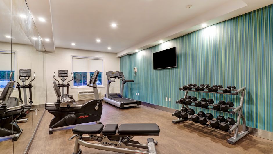 Holiday Inn Express Whitby Oshawna Health Club