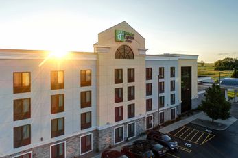 Holiday Inn Exp Stes Batavia Darien Lake