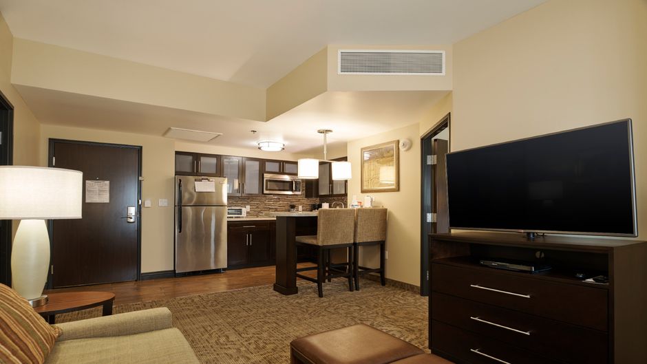 Staybridge Suites Chihuahua Room
