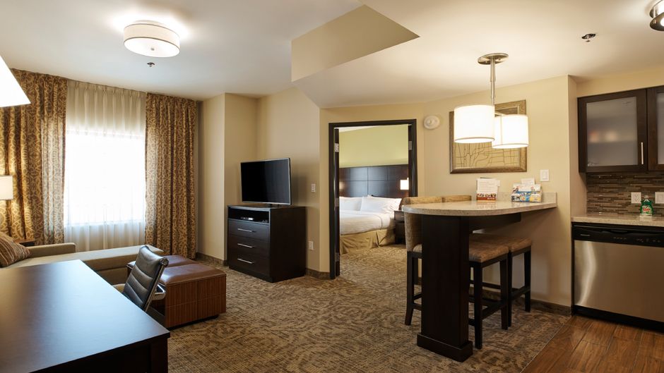 Staybridge Suites Chihuahua Room