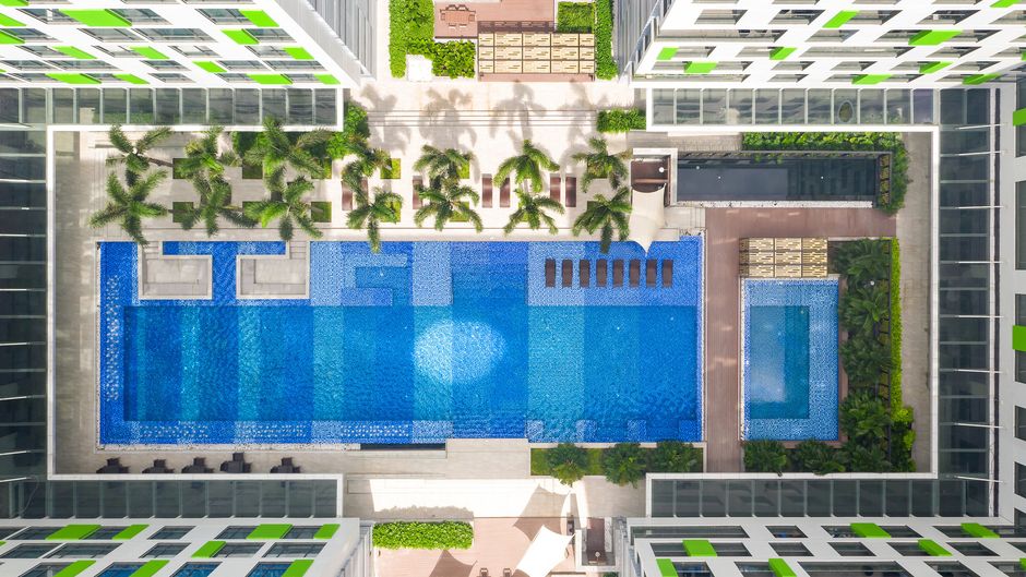 Holiday Inn & Suites Saigon Airport Pool