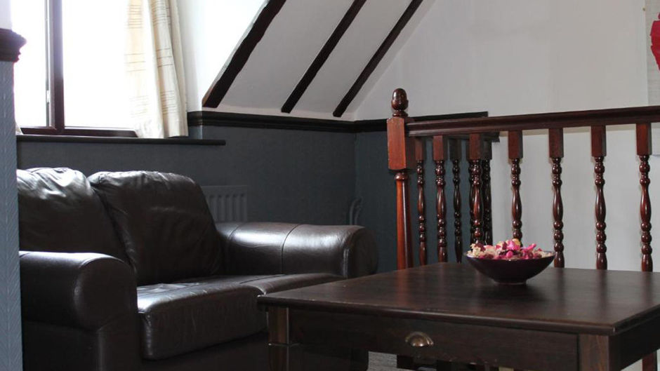 Oak Farm Hotel Suite