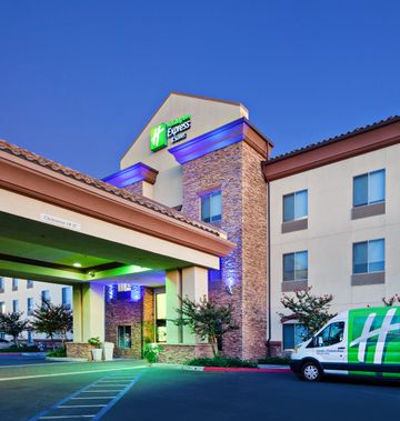 Holiday Inn Express Hotel & Suites Clovi