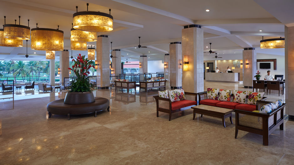 Holiday Inn Resort Goa Lobby