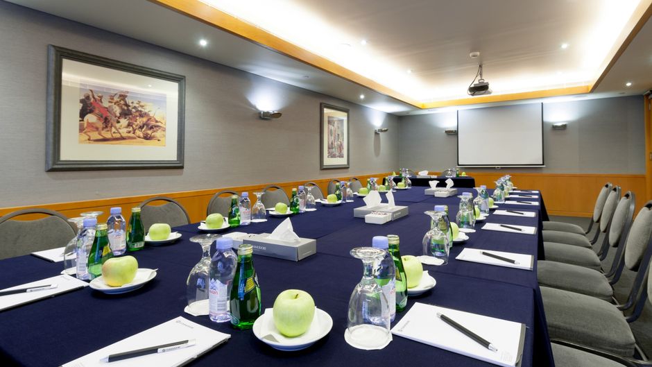 Le Commodore Hotel Meeting