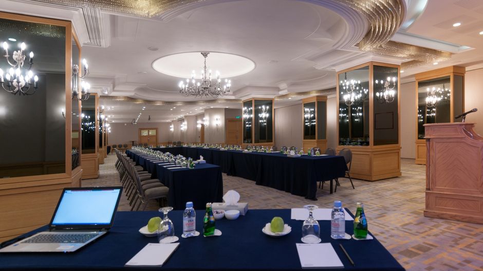 Le Commodore Hotel Meeting