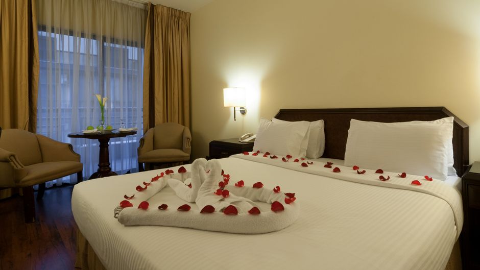 Le Commodore Hotel Room