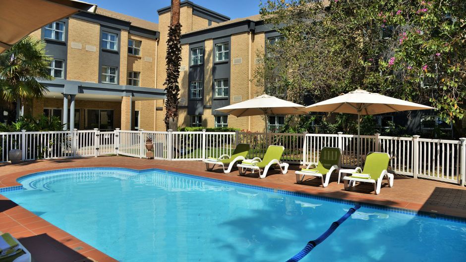Holiday Inn Johannesburg Airport Pool