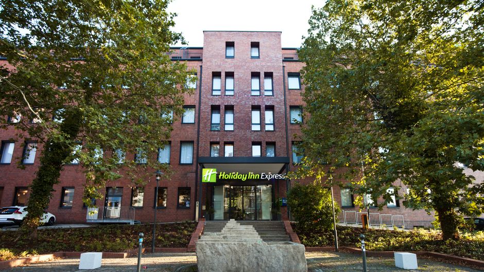 Holiday Inn Express Saabruecken Exterior