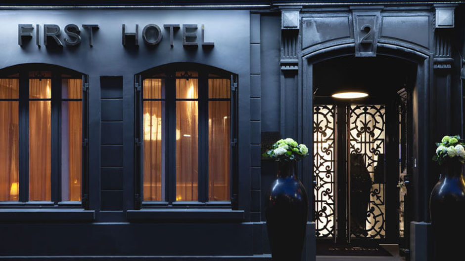 Hotel First Paris Eiffel Exterior