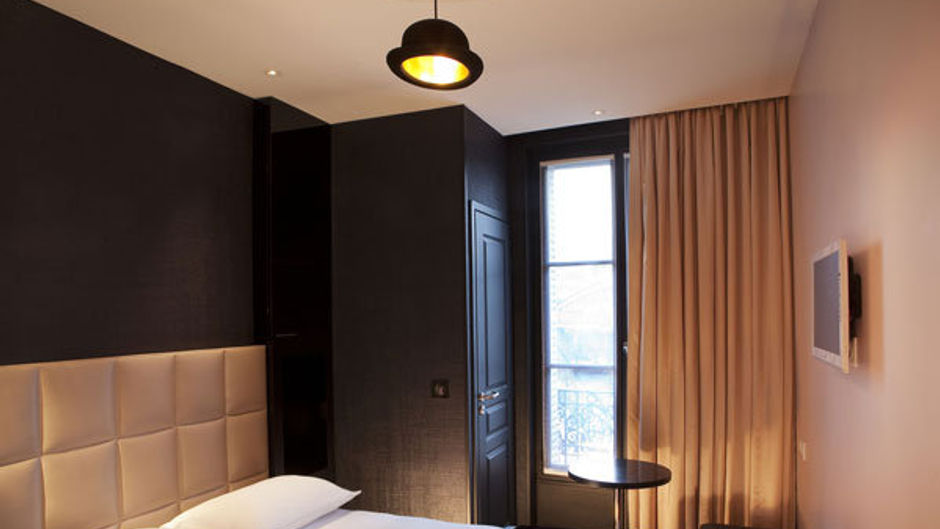 Hotel First Paris Eiffel Room