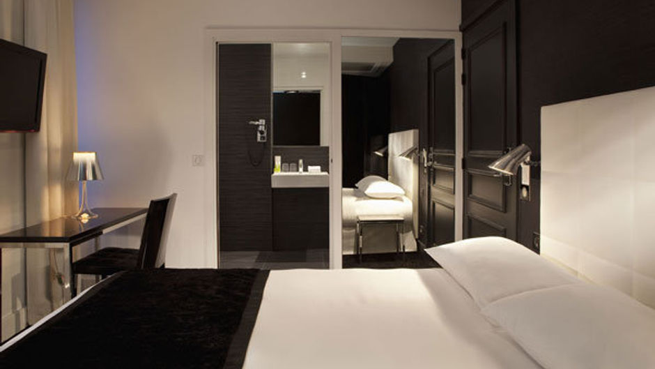 Hotel First Paris Eiffel Room