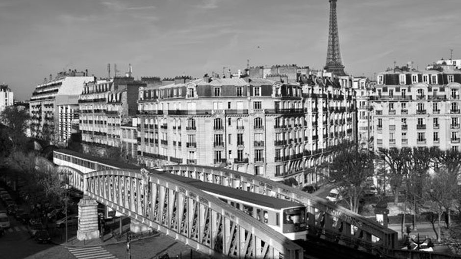 Hotel First Paris Eiffel Exterior