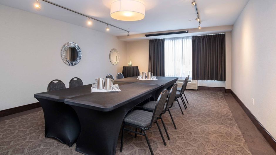 Sandman Hotel & Stes Calgary South Meeting