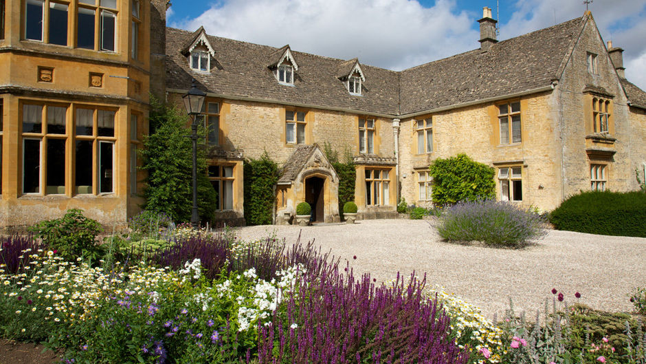 Lords of the Manor Hotel Exterior