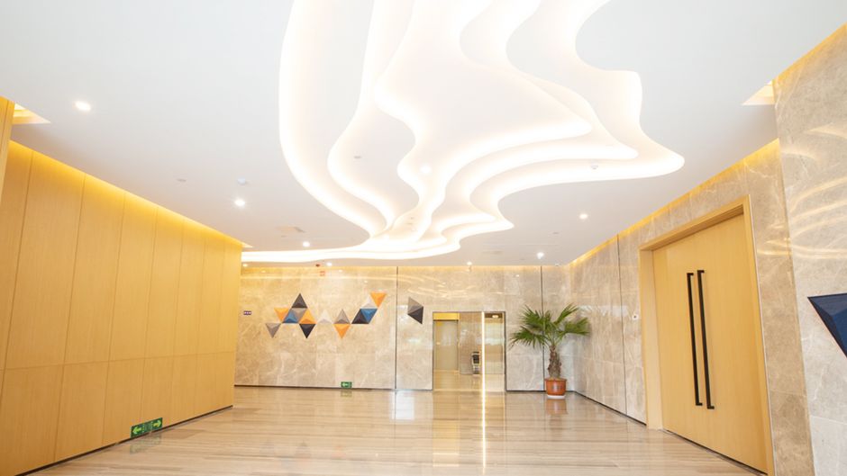 Holiday Inn Express Linyi West Lobby