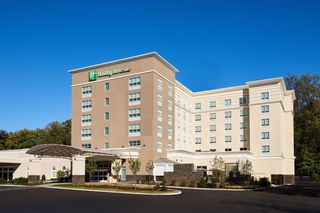 Holiday Inn Suites Philadelphia W