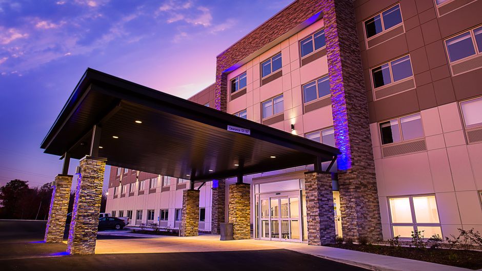 Holiday Inn Express & Suites Halifax Exterior