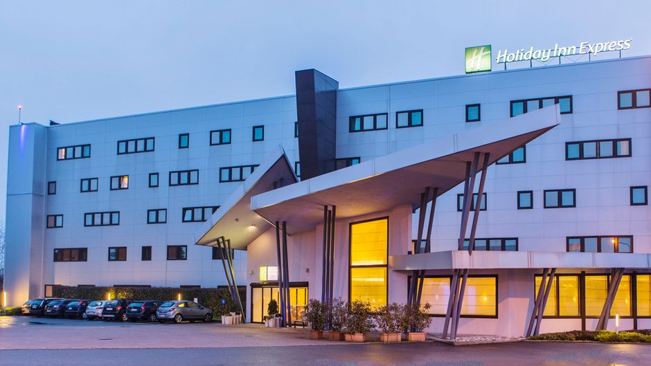 Holiday Inn Express Milan-Malpensa Arpt Exterior