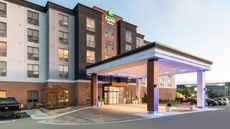 Holiday Inn Express & Suites Milton