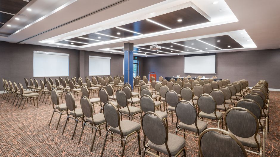 Holiday Inn Express & Suites Milton Meeting