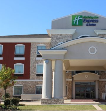 Holiday Inn Express Hotel & Suites
