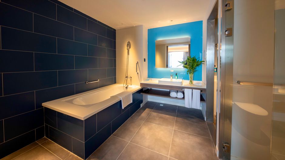 Holiday Inn Express Jiading New City Suite
