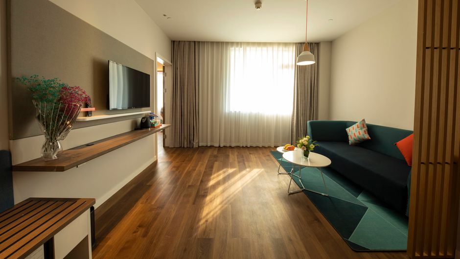 Holiday Inn Express Jiading New City Suite