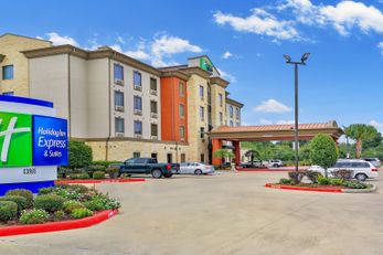 Holiday Inn Express & Stes Houston South