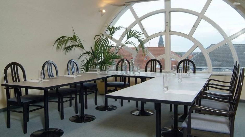 Aparthotel Castelnou Meeting