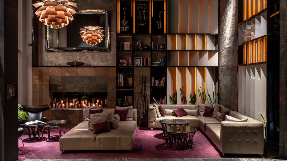 11 Mirrors, a Member of Design Hotels Lobby