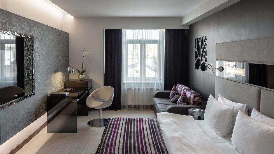 11 Mirrors, a Member of Design Hotels Room