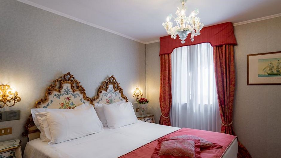 Concordia Hotel Room