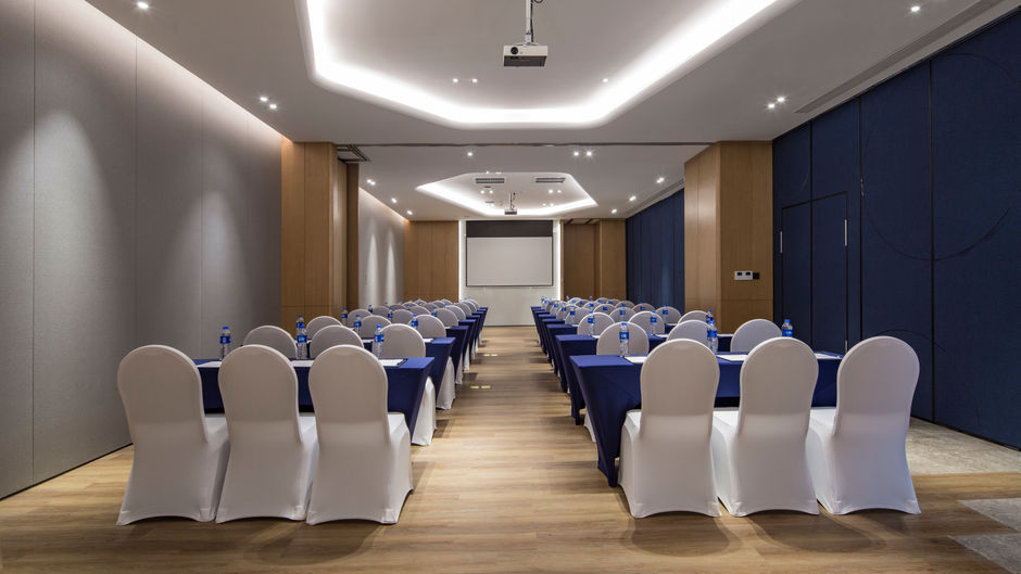Holiday Inn Express Kangqiao Meeting
