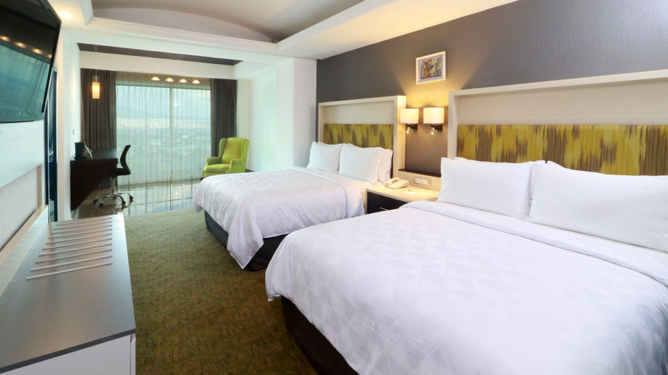 Holiday Inn Queretaro Zona Diamante Suite